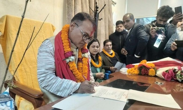 मधेश प्रदेशसभाका नवनियुक्त सभामुख यादवद्वारा पदभार ग्रहण