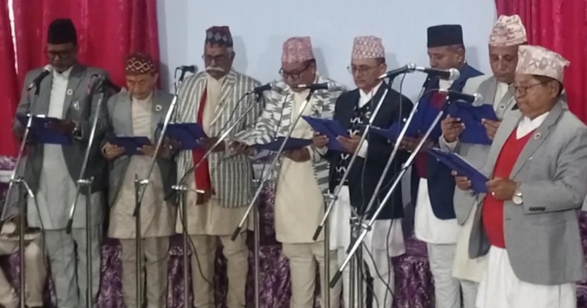 कोशी प्रदेशका नवनियुक्त मन्त्रीले लिए शपथ